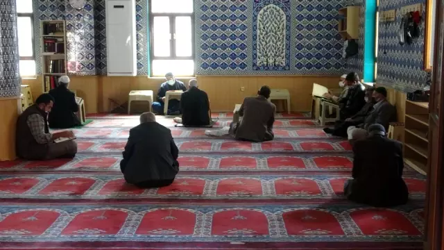 Korona virüs salgını 'Nerede o eski Ramazanlar' dedirtti Korona virüs salgını 'Nerede o eski Ramazanlar' dedirtti