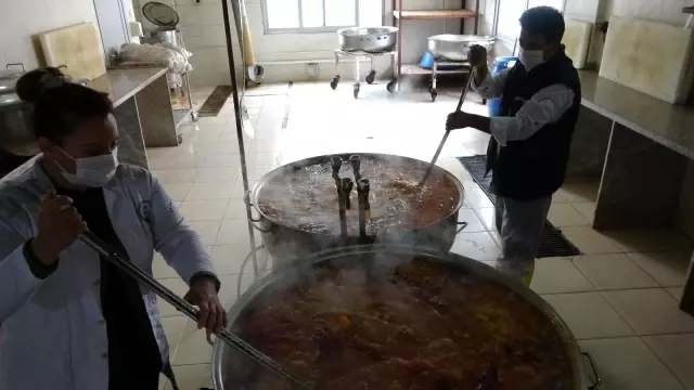 İhtiyaç sahibi bin 100 aileye Ramazan boyu sıcak AŞ desteği İhtiyaç sahibi bin 100 aileye Ramazan boyu sıcak AŞ desteği