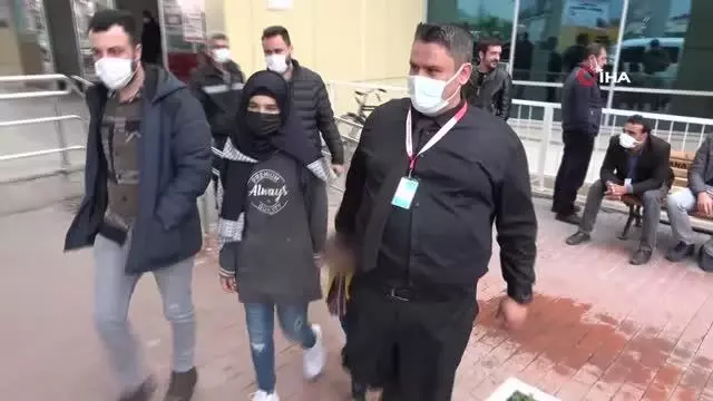 Önce kürtaj yaptırdı, sonra çocuklarını hastaneye bırakıp kaçtı Önce kürtaj yaptırdı, sonra çocuklarını hastaneye bırakıp kaçtı
