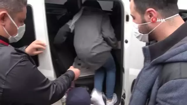 Önce kürtaj yaptırdı, sonra çocuklarını hastaneye bırakıp kaçtı Önce kürtaj yaptırdı, sonra çocuklarını hastaneye bırakıp kaçtı