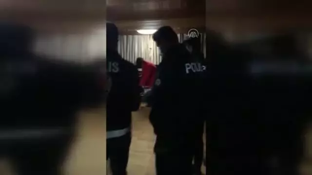 Son dakika haberi... Maltepe'deki villada parti düzenleyen 24 kişiye Kovid-19 tedbirlerini ihlalden para cezası verildi Son dakika haberi... Maltepe'deki villada parti düzenleyen 24 kişiye Kovid-19 tedbirlerini ihlalden para cezası verildi
