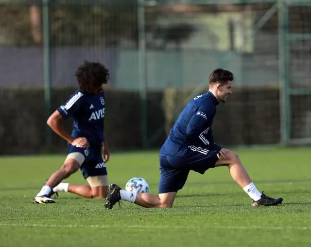 Mesut Özil ve Nazım Sangare takımla çalıştı Mesut Özil ve Nazım Sangare takımla çalıştı