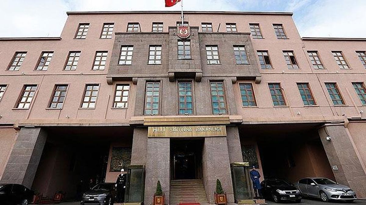 MSB, bir astsubayın koronavirüs nedeniyle hayatını kaybettiğini açıkladı