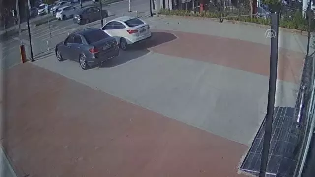 Otomobiliyle çarptığı öğrencinin ölümüne neden olduğu ileri sürülen sürücü hakim karşısında Otomobiliyle çarptığı öğrencinin ölümüne neden olduğu ileri sürülen sürücü hakim karşısında
