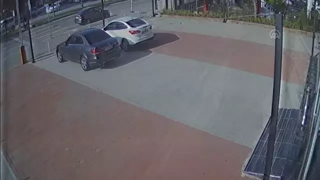 Otomobiliyle çarptığı öğrencinin ölümüne neden olduğu ileri sürülen sürücü hakim karşısında Otomobiliyle çarptığı öğrencinin ölümüne neden olduğu ileri sürülen sürücü hakim karşısında