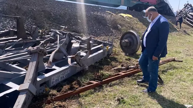 Yetkililer tren kazasının yaşandığı bölgede inceleme yaptı Yetkililer tren kazasının yaşandığı bölgede inceleme yaptı