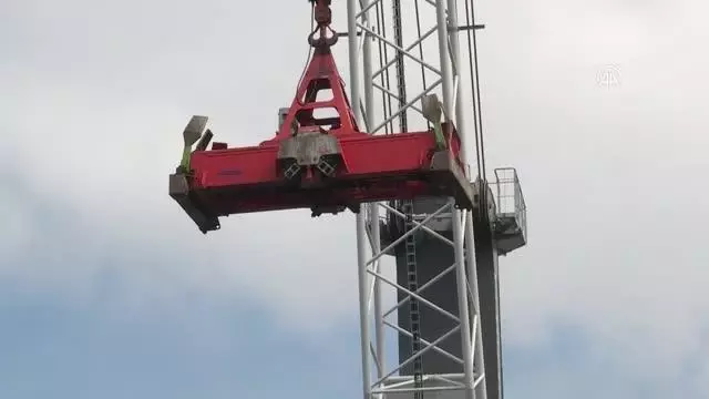 Rusya'da hizmet verecek dev konteyner vinçlerin kurulumu Trabzon Limanı'nda yapılacak