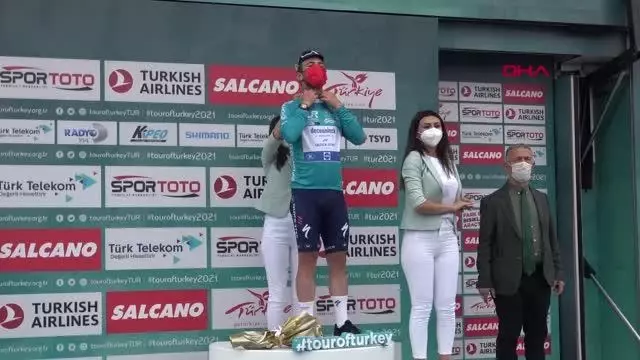Son dakika! SPOR 56'ncı Cumhurbaşkanlığı Türkiye Bisiklet Turu'nun dördüncü etabını da Mark Cavendish kazandı Son dakika! SPOR 56'ncı Cumhurbaşkanlığı Türkiye Bisiklet Turu'nun dördüncü etabını da Mark Cavendish kazandı