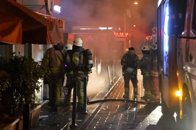Taksim'deki bir restoranda korkutan yangın Taksim'deki bir restoranda korkutan yangın