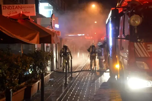 Taksim'deki bir restoranda korkutan yangın Taksim'deki bir restoranda korkutan yangın
