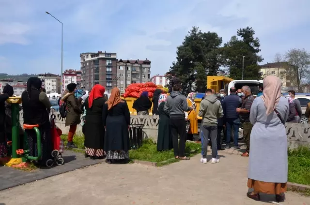 Ücretsiz soğan ve patates dağıtımı başladı Ücretsiz soğan ve patates dağıtımı başladı