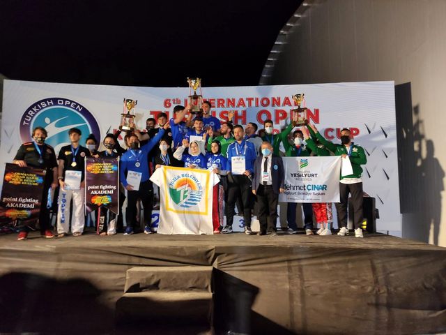 Yeşilyurt Belediyespor kick-boks takımı, Avrupa'dan başarılı döndü