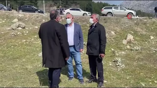 Yetkililer tren kazasının yaşandığı bölgede inceleme yaptı Yetkililer tren kazasının yaşandığı bölgede inceleme yaptı