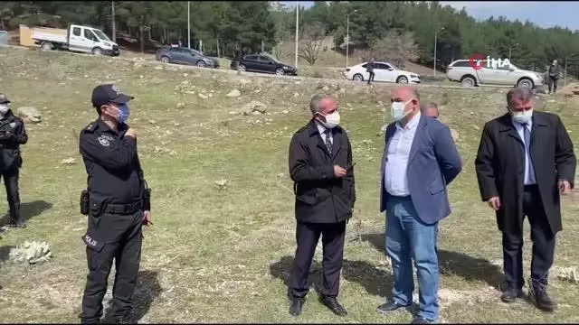 Yetkililer tren kazasının yaşandığı bölgede inceleme yaptı Yetkililer tren kazasının yaşandığı bölgede inceleme yaptı