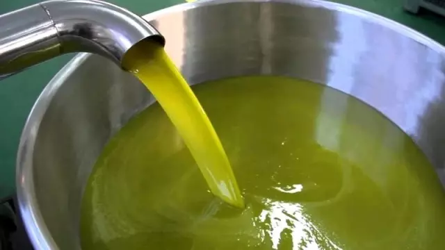 Zeytincilik sektörü, yağ ihracatındaki düzenlemenin yüzde 50 dökme yüzde 50 ambalajlı olarak revize edilmesini istedi Zeytincilik sektörü, yağ ihracatındaki düzenlemenin yüzde 50 dökme yüzde 50 ambalajlı olarak revize edilmesini istedi