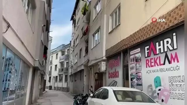 5 yaşındaki çocuk 5'inci kattan aşağı düşerek ağır yaralandı 5 yaşındaki çocuk 5'inci kattan aşağı düşerek ağır yaralandı