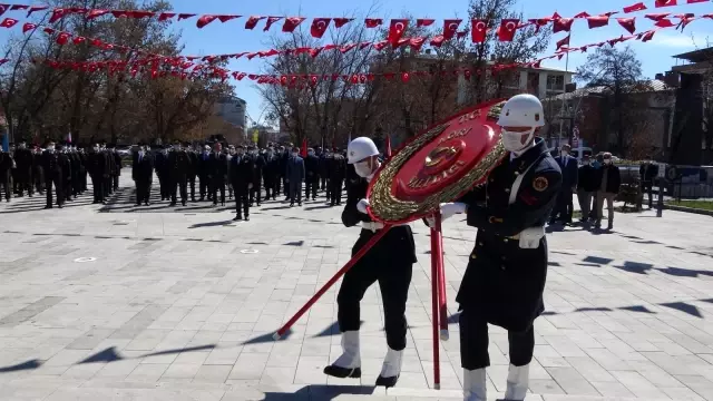 Ağrı'nın düşman işgalinden kurtuluşunun 103. yıl dönümü törenle kutlandı Ağrı'nın düşman işgalinden kurtuluşunun 103. yıl dönümü törenle kutlandı