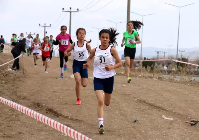 Atletizm kros ligi yarı final yarışları Sivas'ta yapıldı Atletizm kros ligi yarı final yarışları Sivas'ta yapıldı