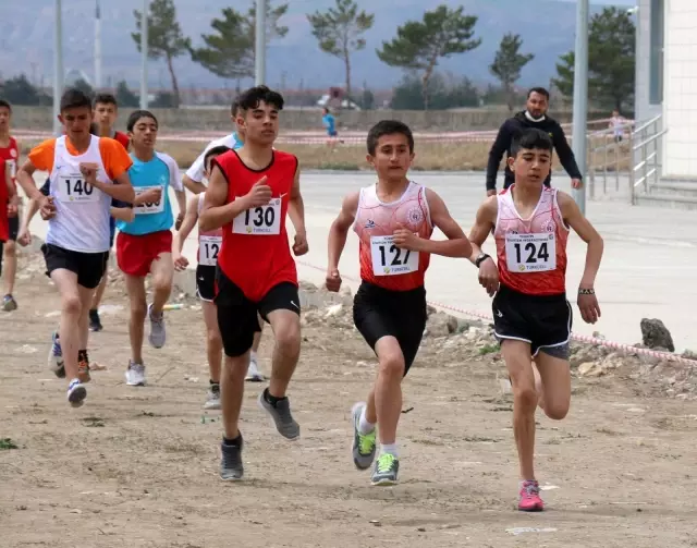 Atletizm kros ligi yarı final yarışları Sivas'ta yapıldı Atletizm kros ligi yarı final yarışları Sivas'ta yapıldı