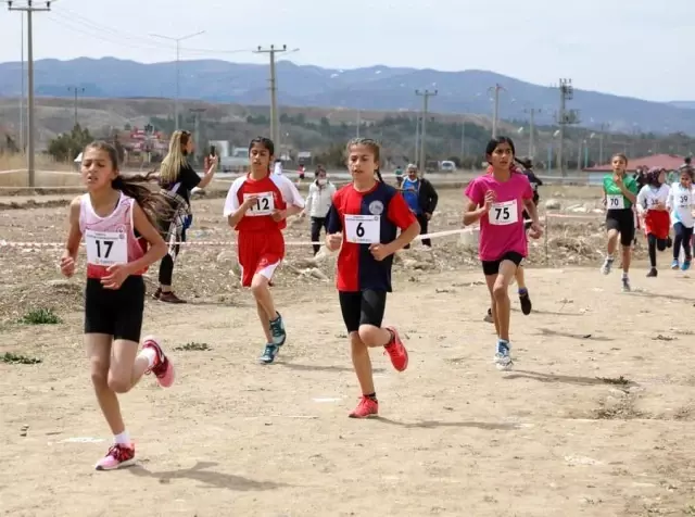 Atletizm kros ligi yarı final yarışları Sivas'ta yapıldı Atletizm kros ligi yarı final yarışları Sivas'ta yapıldı