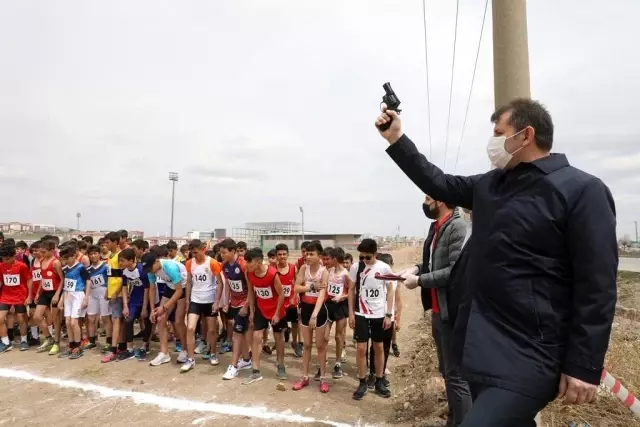 Atletizm kros ligi yarı final yarışları Sivas'ta yapıldı Atletizm kros ligi yarı final yarışları Sivas'ta yapıldı