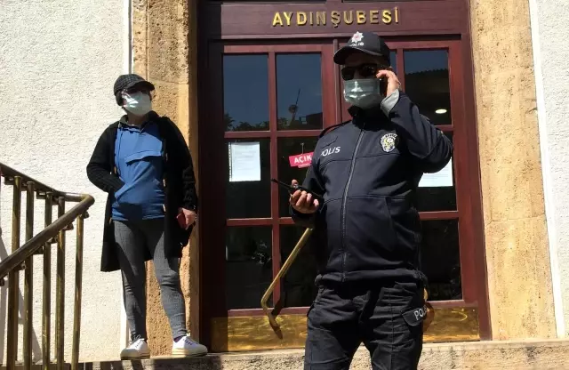 Pes dedirten olay! Karantinada olması gereken sağlıkçı, bankaya gidip herkesi riske attı Pes dedirten olay! Karantinada olması gereken sağlıkçı, bankaya gidip herkesi riske attı