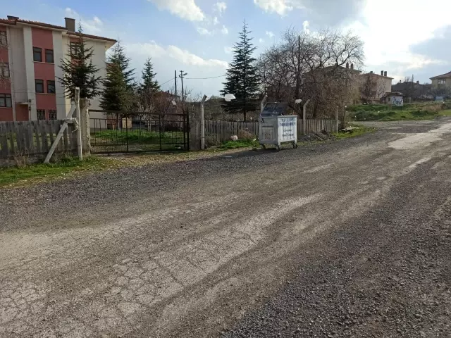 Başkent'te cinayet: Otomobilde silahlı saldırıya uğrayan bir kişi hayatını kaybetti Başkent'te cinayet: Otomobilde silahlı saldırıya uğrayan bir kişi hayatını kaybetti