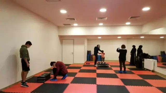 Beyoğlu'nda engeller sporla kalkıyor Beyoğlu'nda engeller sporla kalkıyor