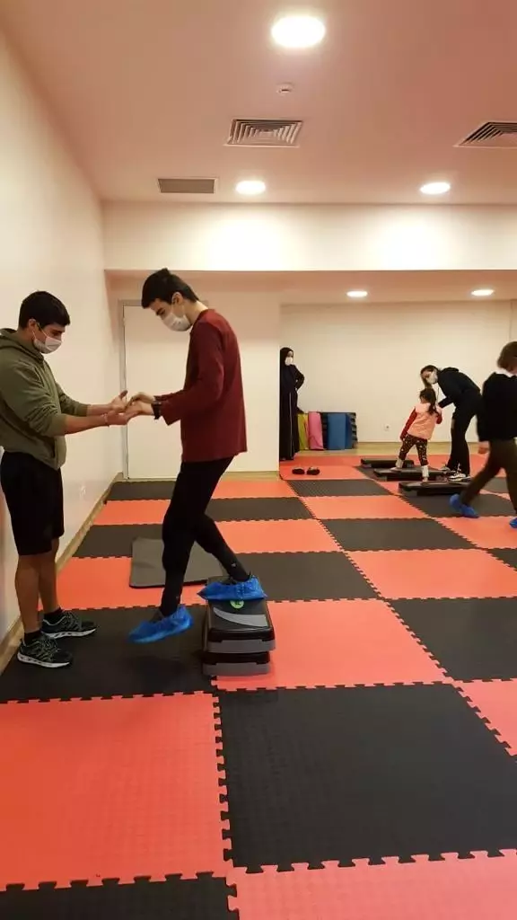 Beyoğlu'nda engeller sporla kalkıyor Beyoğlu'nda engeller sporla kalkıyor