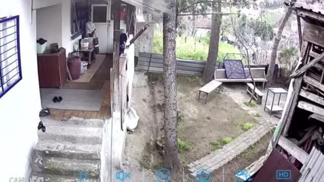 bir evin mustemilatindan hirsizlik ani guvenl 14067440 o