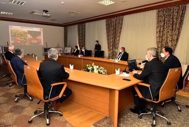 Büyükelçi Lee'ye kayısının tanıtımı yapıldı Büyükelçi Lee'ye kayısının tanıtımı yapıldı