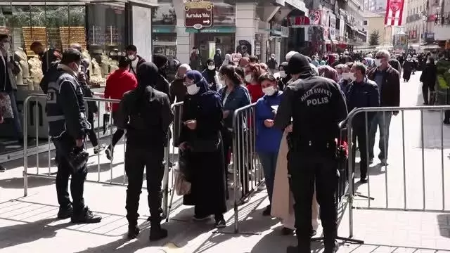 'Çok yüksek riskli' Samsun'da Kovid-19 denetimleri sürüyor 'Çok yüksek riskli' Samsun'da Kovid-19 denetimleri sürüyor