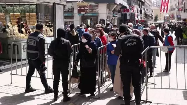 'Çok yüksek riskli' Samsun'da Kovid-19 denetimleri sürüyor 'Çok yüksek riskli' Samsun'da Kovid-19 denetimleri sürüyor