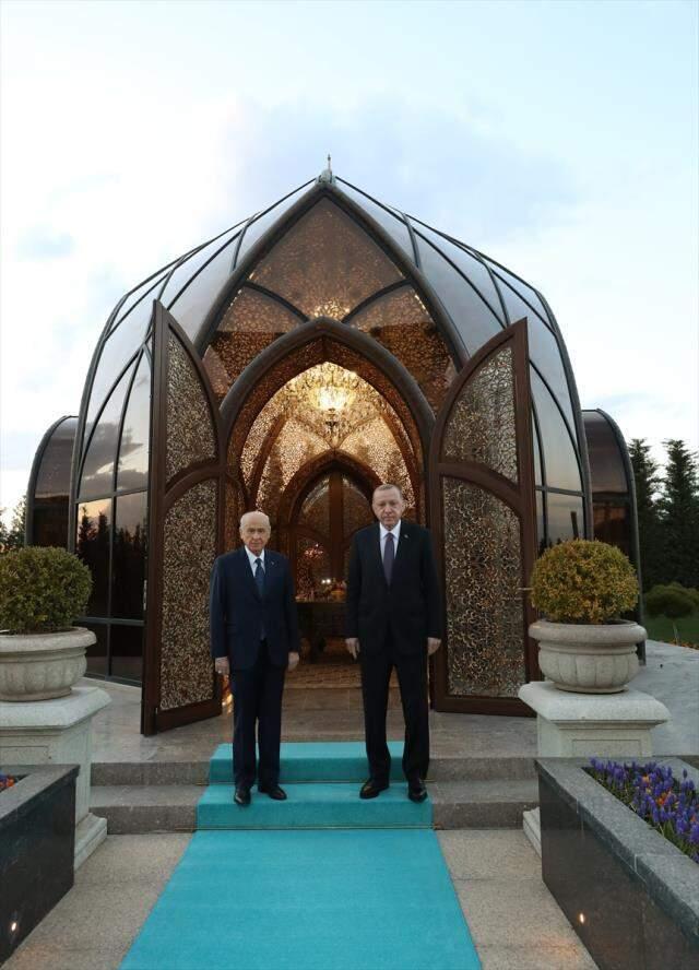 Cumhurbaşkanı Erdoğan'la MHP lideri Bahçeli, Özbek Otağı'nda iftar yaptı Cumhurbaşkanı Erdoğan'la MHP lideri Bahçeli, Özbek Otağı'nda iftar yaptı