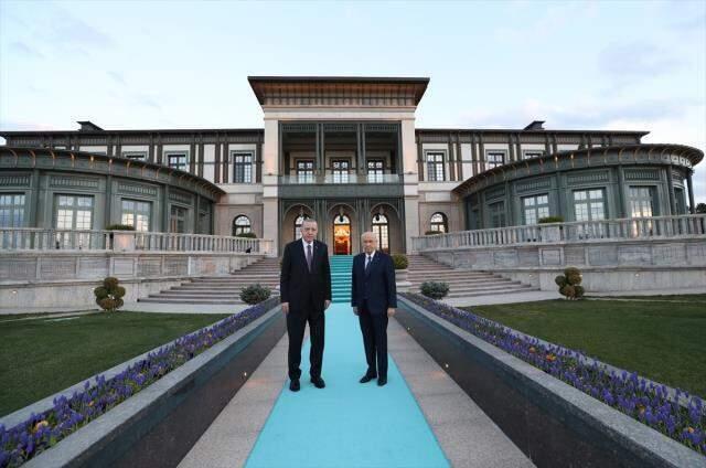 Cumhurbaşkanı Erdoğan'la MHP lideri Bahçeli, Özbek Otağı'nda iftar yaptı Cumhurbaşkanı Erdoğan'la MHP lideri Bahçeli, Özbek Otağı'nda iftar yaptı