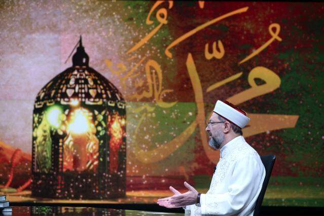 Diyanet İşleri Başkanı Erbaş: Vaka sayıları düşerse teravih namazıyla ilgili yeni bir karar alabiliriz