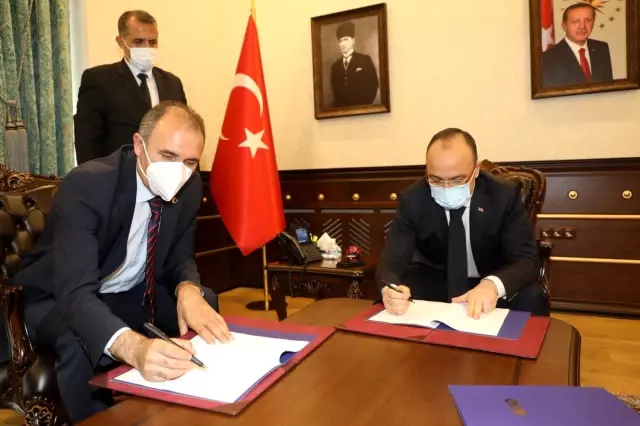 Elazığ'da Afet Eğitim Yılı İşbirliği Protokolü imzalandı Elazığ'da Afet Eğitim Yılı İşbirliği Protokolü imzalandı