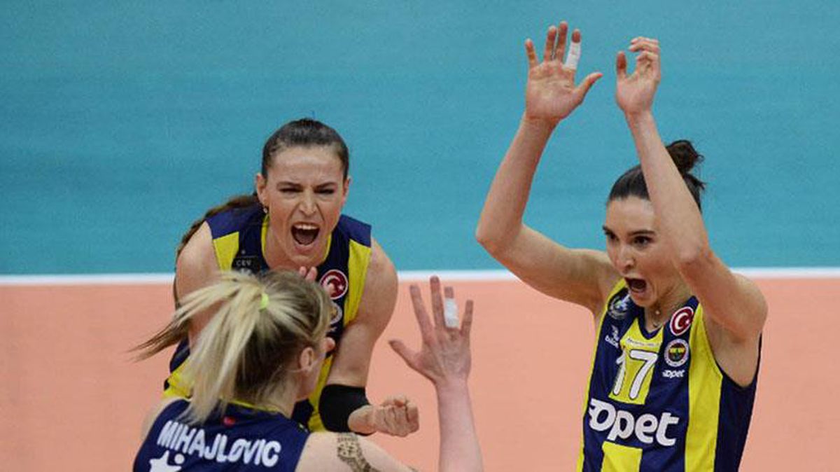 Fenerbahçe Opet, vaka sayısının 12'ye yükselmesi sebebiyle Vakıfbank maçına çıkamıyor