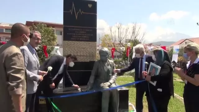 Fethiye'de sağlık çalışanları için yapılan 'Saygı Anıtı' açıldı Fethiye'de sağlık çalışanları için yapılan 'Saygı Anıtı' açıldı