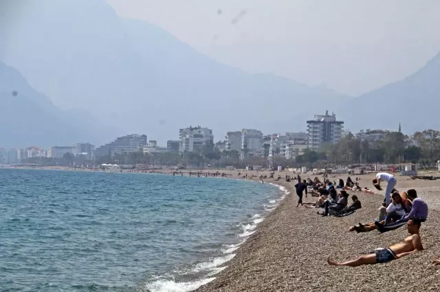 Güneşi gören sahile koştu