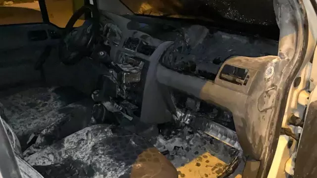 İftira yetişmeye çalışan sürücünün aracı seyir halinde yandı İftira yetişmeye çalışan sürücünün aracı seyir halinde yandı