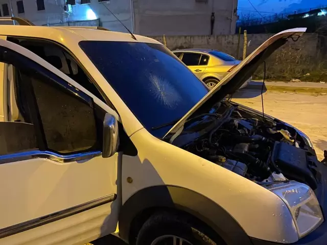 İftira yetişmeye çalışan sürücünün aracı seyir halinde yandı İftira yetişmeye çalışan sürücünün aracı seyir halinde yandı