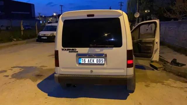 İftira yetişmeye çalışan sürücünün aracı seyir halinde yandı İftira yetişmeye çalışan sürücünün aracı seyir halinde yandı