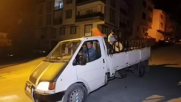 Bursa İnegöl'de Ramazan davulcusundan koronavirüslü mani Bursa İnegöl'de Ramazan davulcusundan koronavirüslü mani