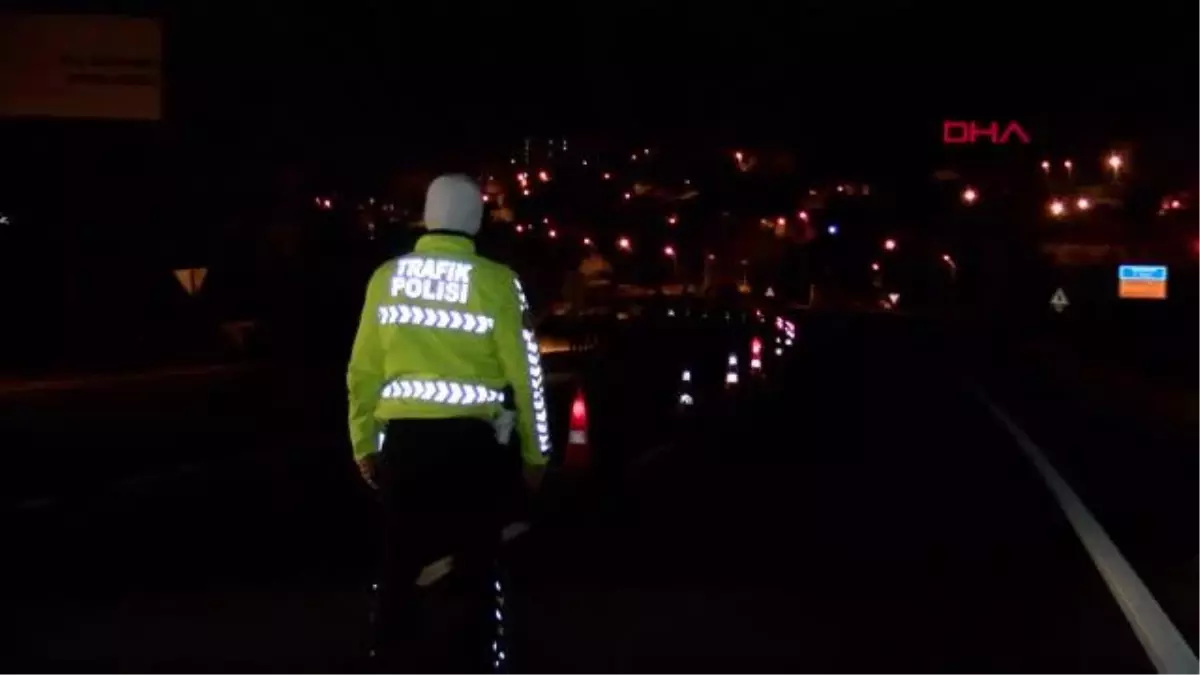 İstanbul'da seyahat kısıtlaması başladı, polis tek tek belge kontrolü yaptı