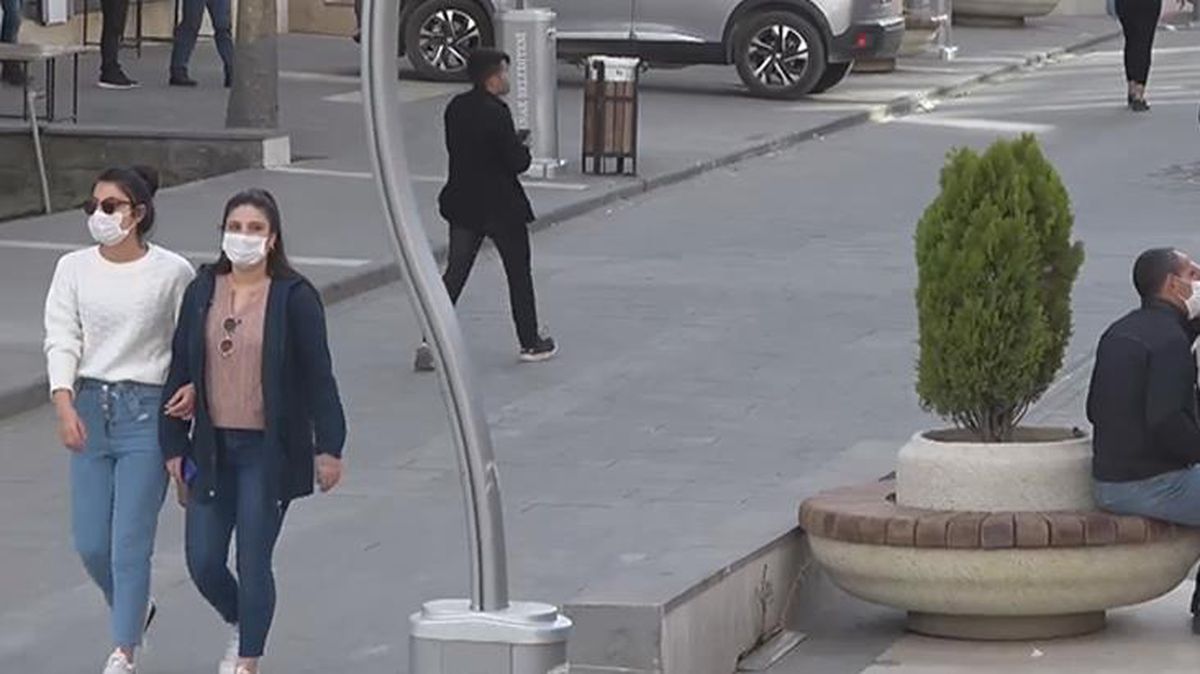 Kırmızıya dönen Türkiye'nin tek sarı kenti Şırnak'ta vatandaşlar artan vakalar nedeni ile tedirgin