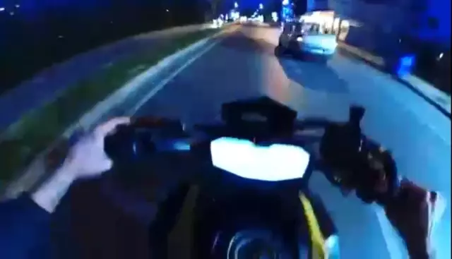 Kural tanımayan motosiklet sürücüsüne ceza yağdı Kural tanımayan motosiklet sürücüsüne ceza yağdı