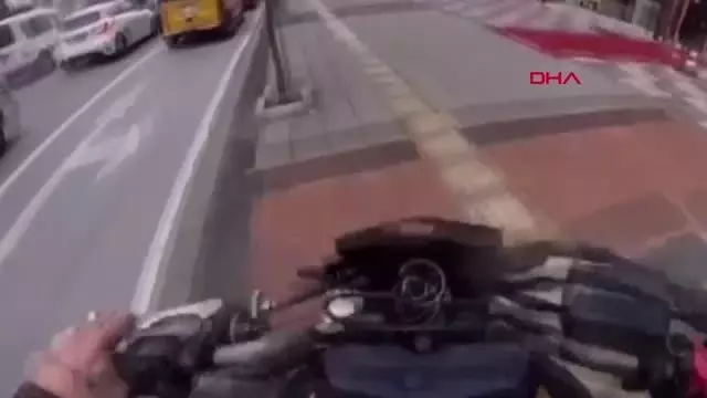 MOTOSİKLETLE İHLAL ETMEDİĞİ KURAL KALMAYAN SÜRÜCÜYE 6 BİN 781 TL CEZA MOTOSİKLETLE İHLAL ETMEDİĞİ KURAL KALMAYAN SÜRÜCÜYE 6 BİN 781 TL CEZA