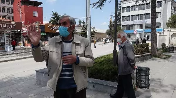 Polisin koronavirüs tedbirine uymadığı için uyardığı vatandaşın savunması güldürdü Polisin koronavirüs tedbirine uymadığı için uyardığı vatandaşın savunması güldürdü