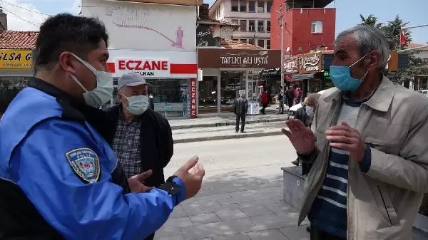 Polisin koronavirüs tedbirine uymadığı için uyardığı vatandaşın savunması güldürdü Polisin koronavirüs tedbirine uymadığı için uyardığı vatandaşın savunması güldürdü